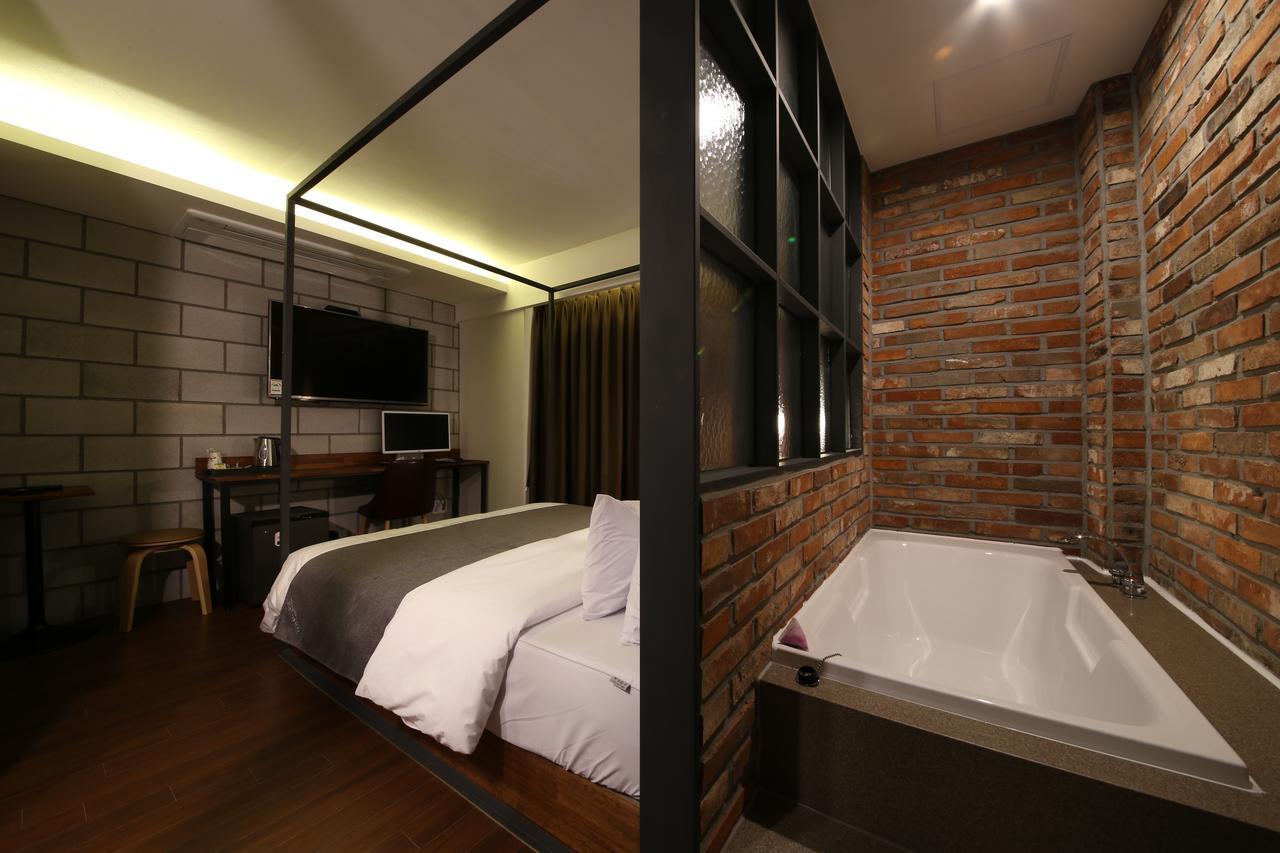 Hotel Chicago Changwon Dış mekan fotoğraf